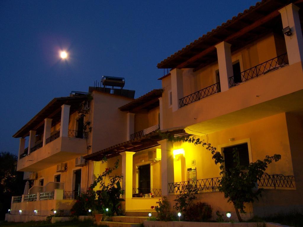 Rising Sun Apartments & Studios Benitses (Corfu) Exterior foto