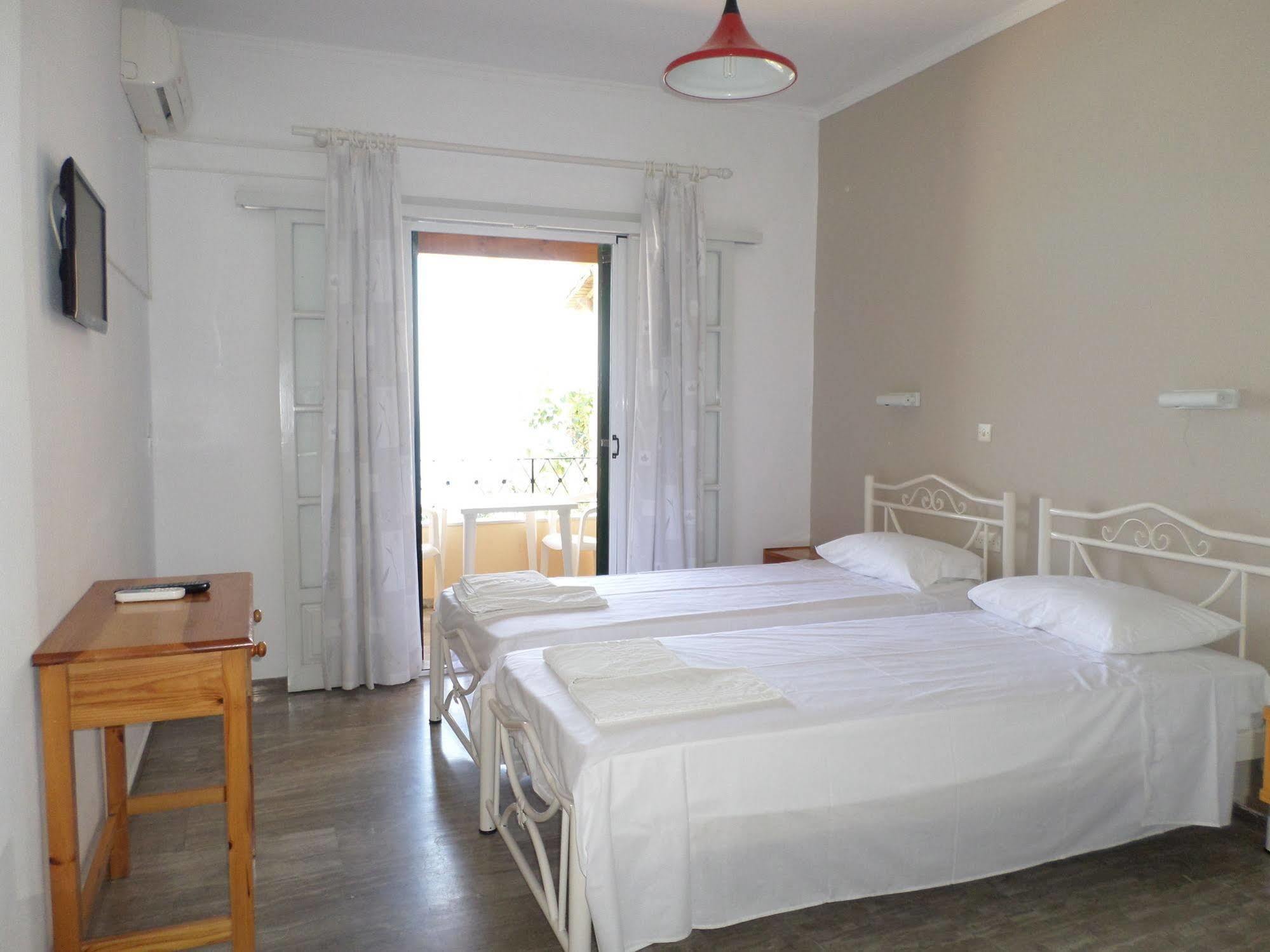 Rising Sun Apartments & Studios Benitses (Corfu) Exterior foto