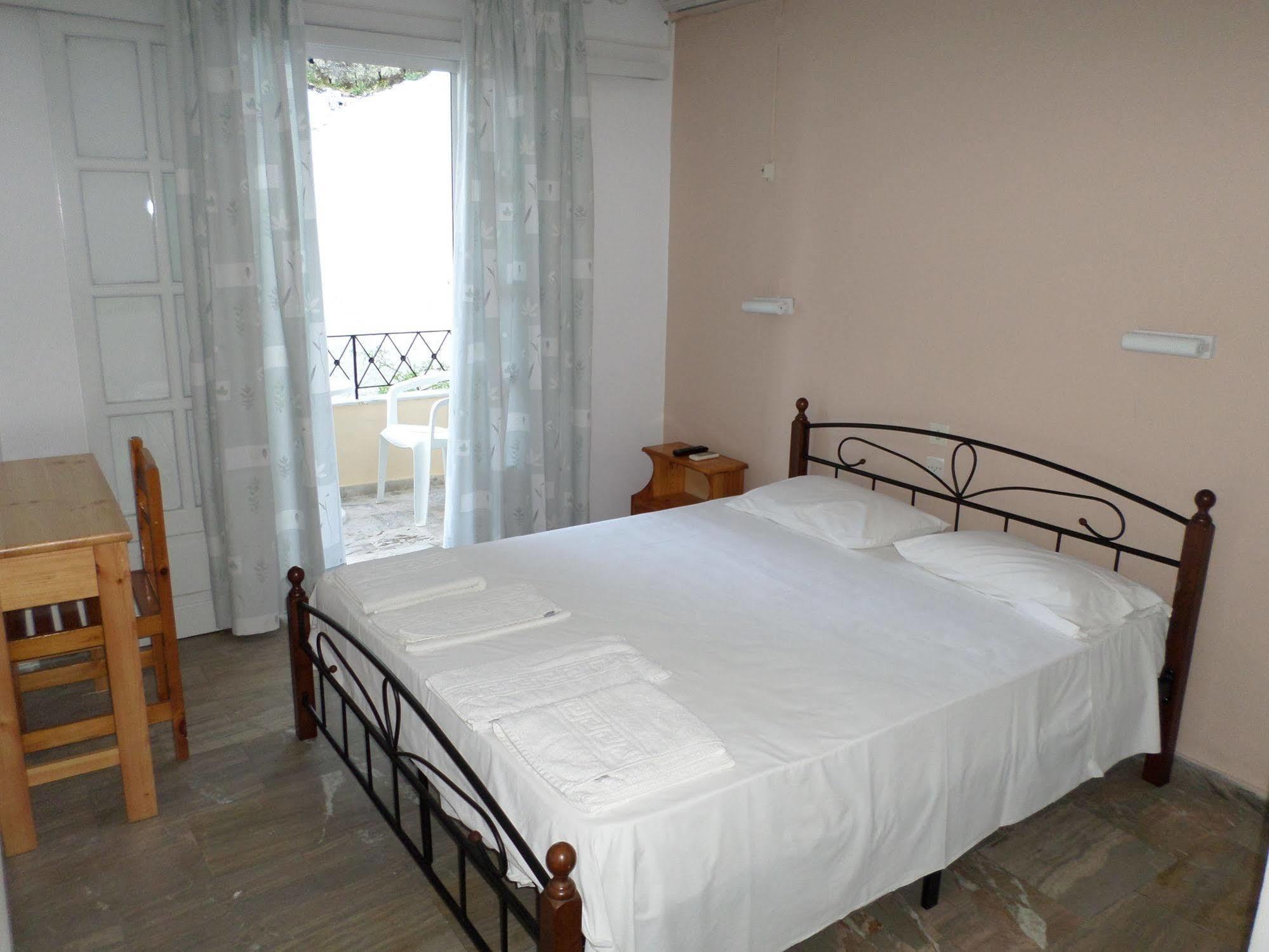 Rising Sun Apartments & Studios Benitses (Corfu) Exterior foto
