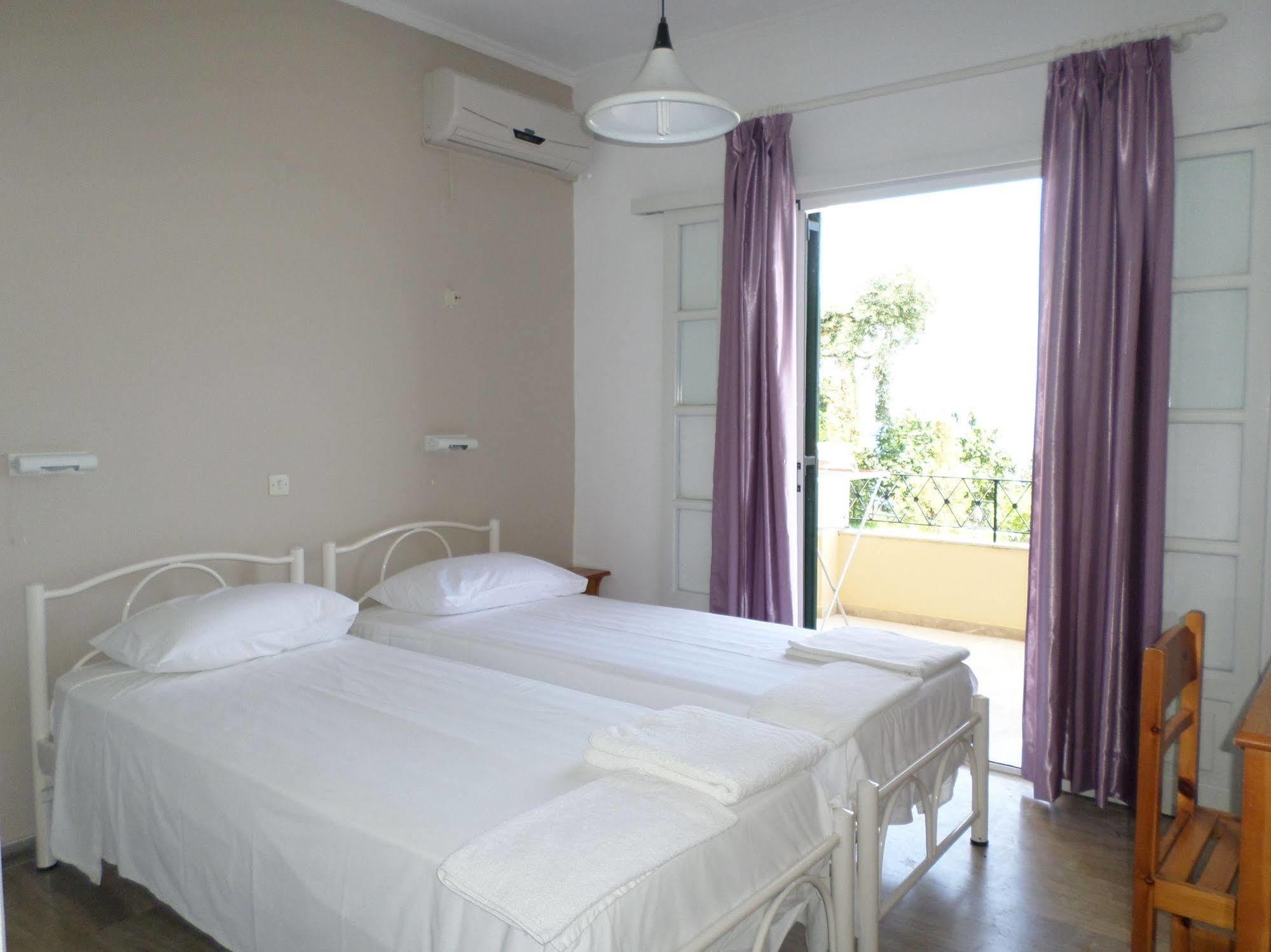 Rising Sun Apartments & Studios Benitses (Corfu) Exterior foto