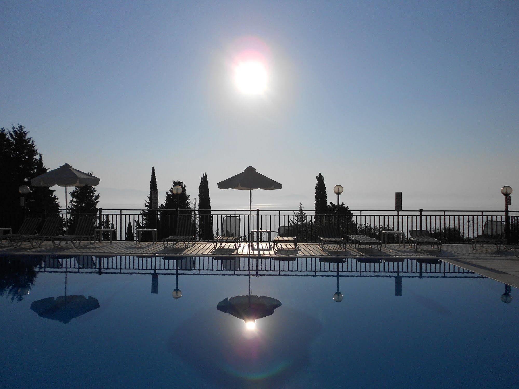 Rising Sun Apartments & Studios Benitses (Corfu) Exterior foto