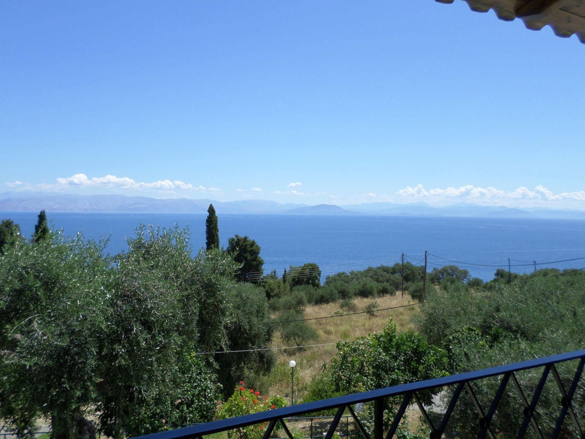 Rising Sun Apartments & Studios Benitses (Corfu) Exterior foto