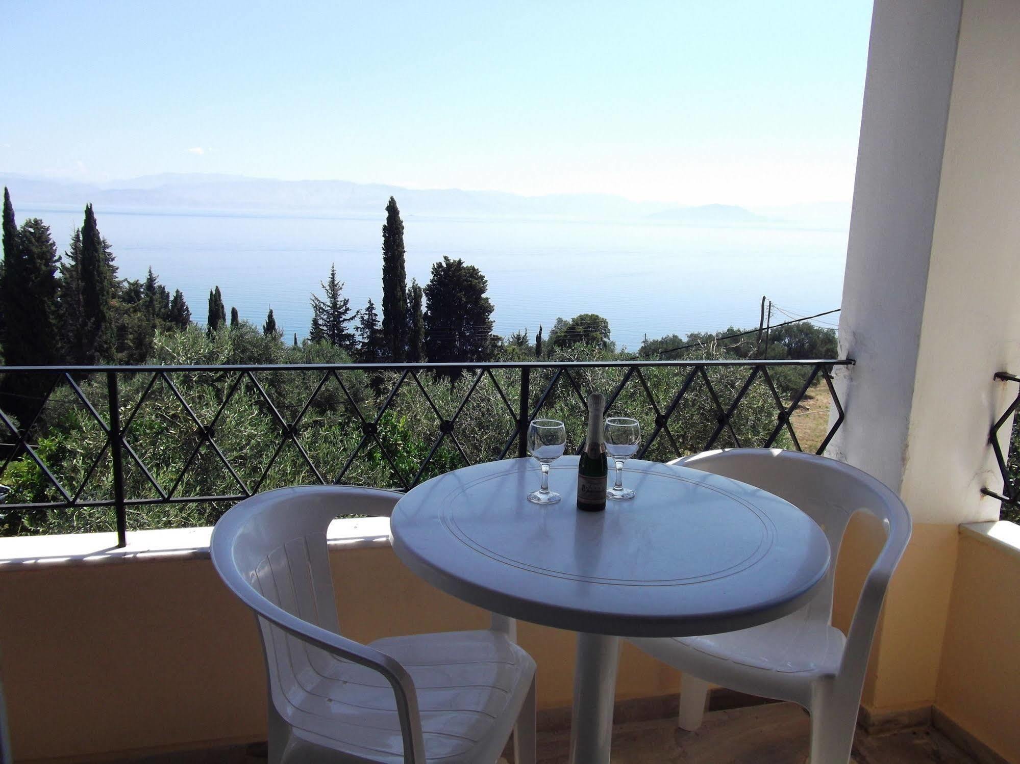 Rising Sun Apartments & Studios Benitses (Corfu) Exterior foto