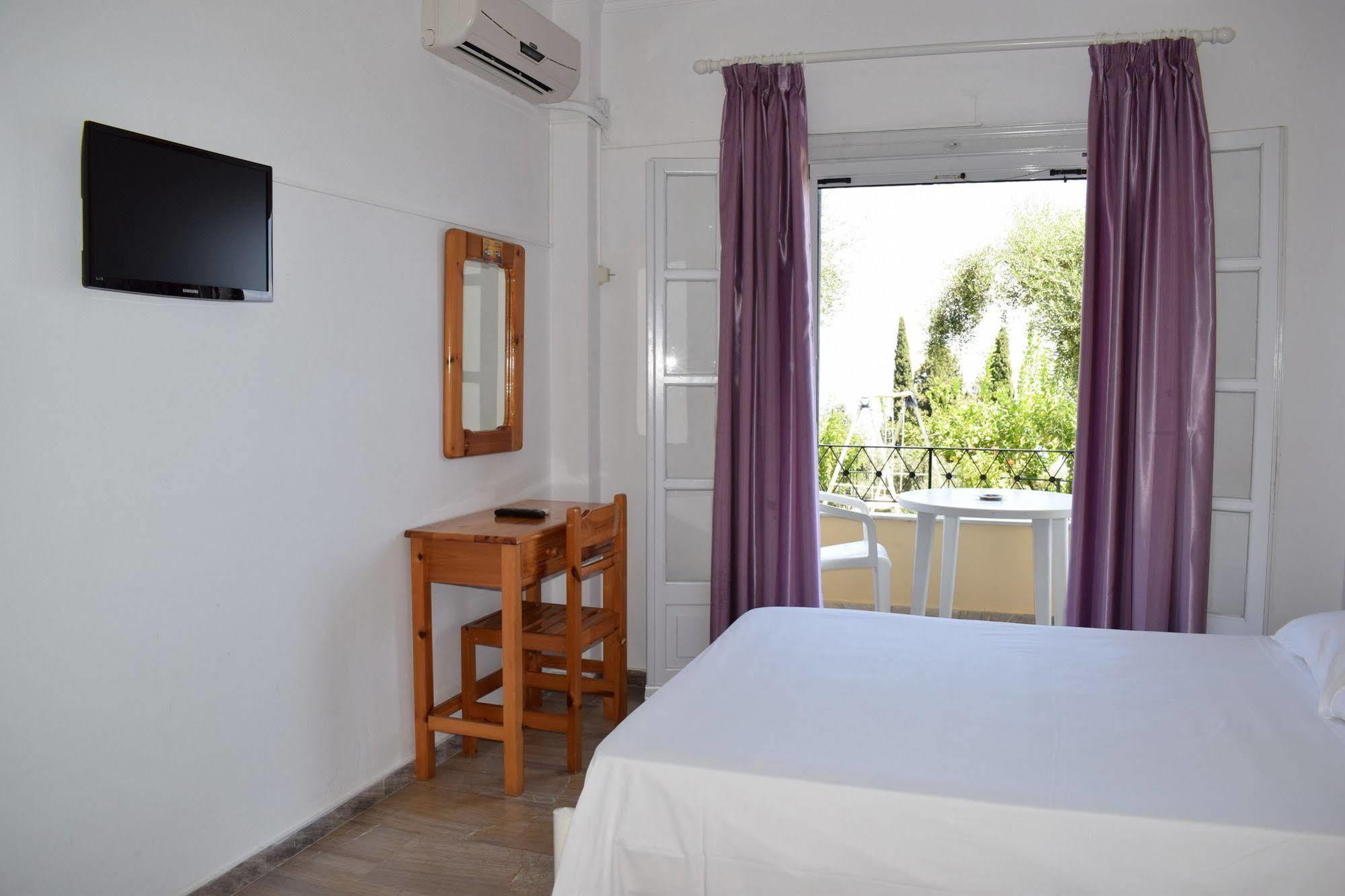 Rising Sun Apartments & Studios Benitses (Corfu) Exterior foto
